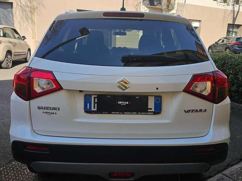 Usata Suzuki Vitara 120 CV (88 kW) 2016 Bianco santorini SUV