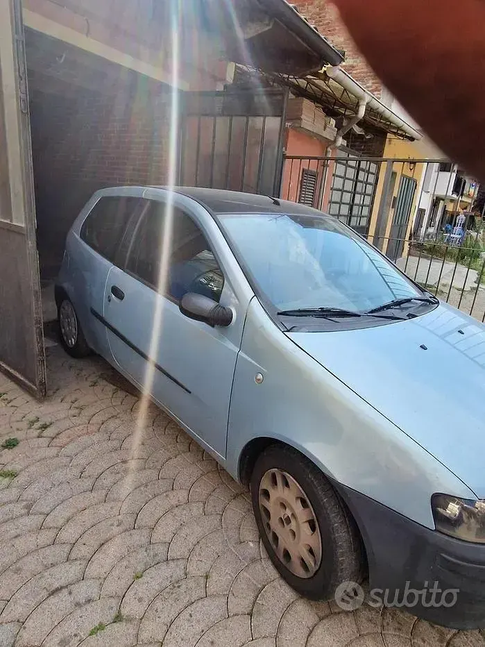 Usata Fiat Punto 60 CV (44 kW) 1999 Bluazzurro Berlina