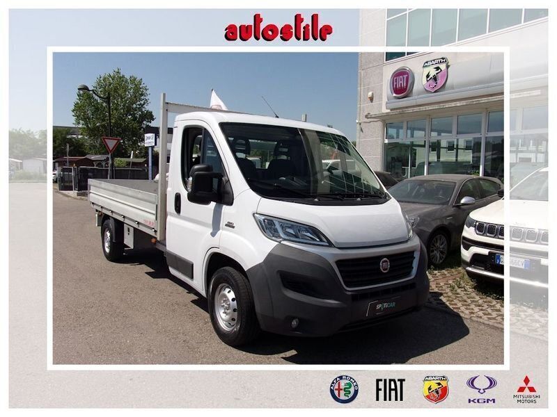 Bianco Usata 2015 Fiat Ducato Furgone | 12.900 € (Buon prezzo) - Immagine 1/4