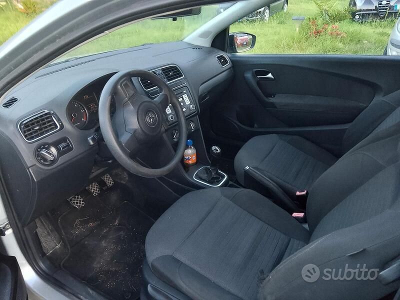 Usata VW Polo Comfortline 90 CV (66 kW) 2011 Argento Berlina