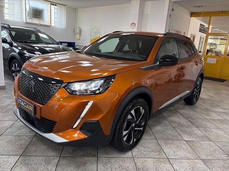 Arancione Usata 2023 Peugeot 2008 Allure SUV | 13.900 € (Super prezzo) - Immagine 1/4