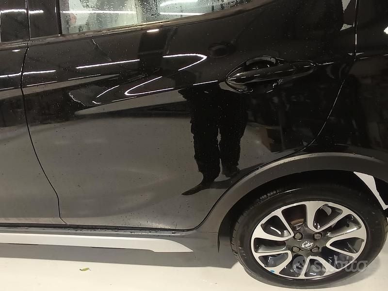 Usata Opel Karl 75 CV (55 kW) 2017 Nero Utilitaria