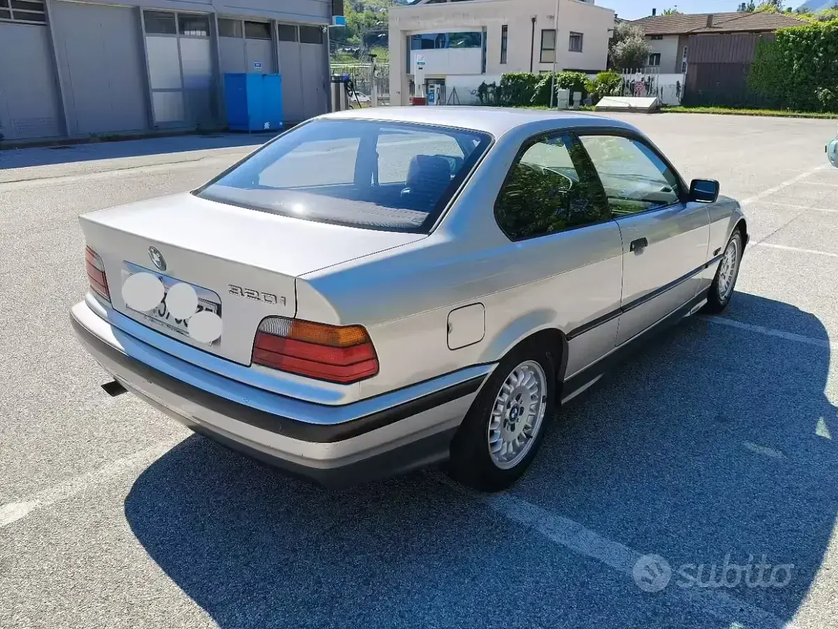 Usata BMW 320 150 CV (110 kW) 1993 Grigio Coupé