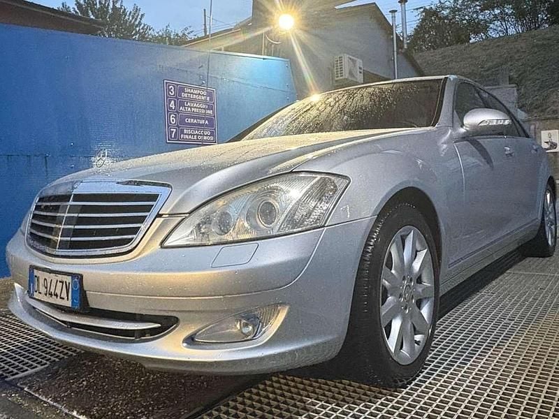Usata Mercedes S500 Elegance 387 CV (284 kW) 2007 Argento Berlina
