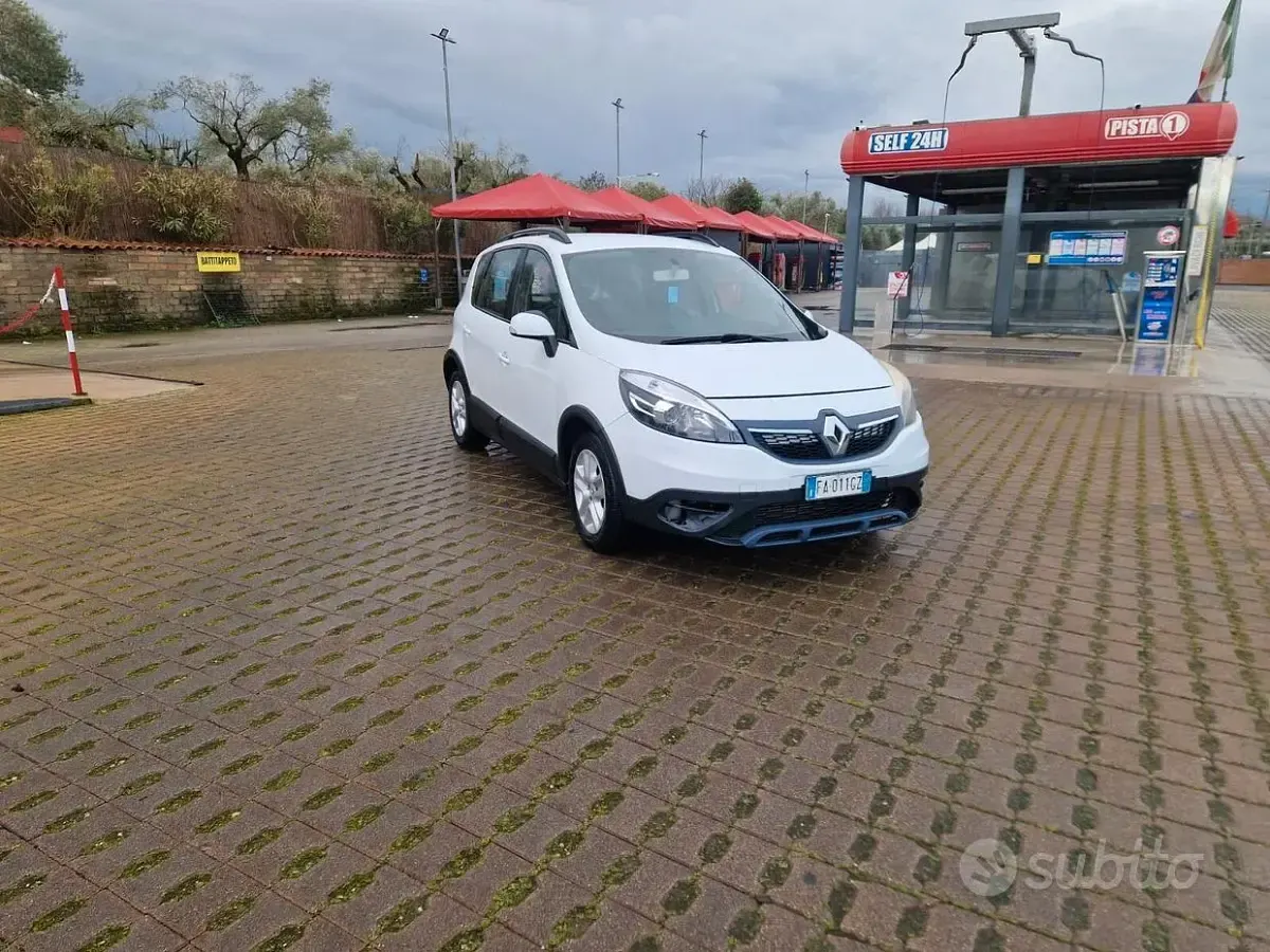 Usata Renault Scénic III XMOD 110 CV (80 kW) 2015 Bianco Monovolume