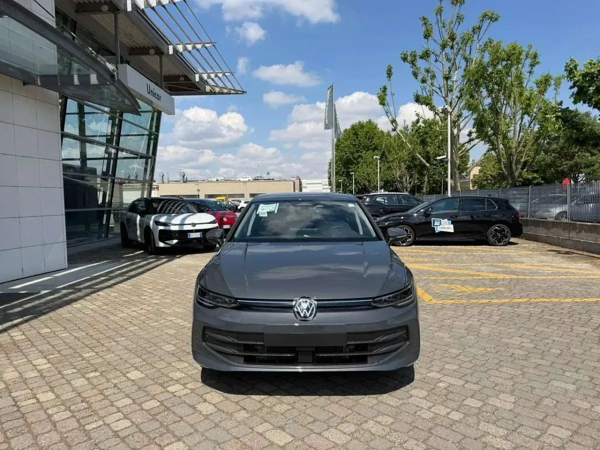 Nuova VW Golf VIII Edition 116 CV (85 kW) 2026 Dolphin grey metallizzato Berlina