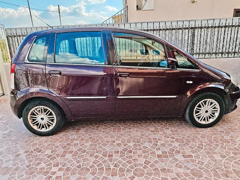 Usata Lancia Musa 120 CV (88 kW) 2009 Monovolume