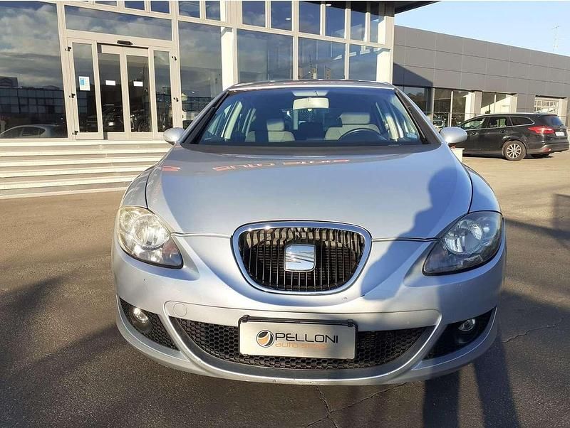 Usata Seat Leon Reference 102 CV (75 kW) 2007 Argento Berlina