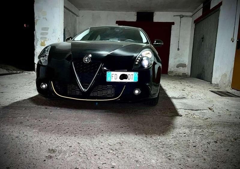 Usata Alfa Romeo Giulietta Progression 120 CV (88 kW) 2016 Nero Berlina