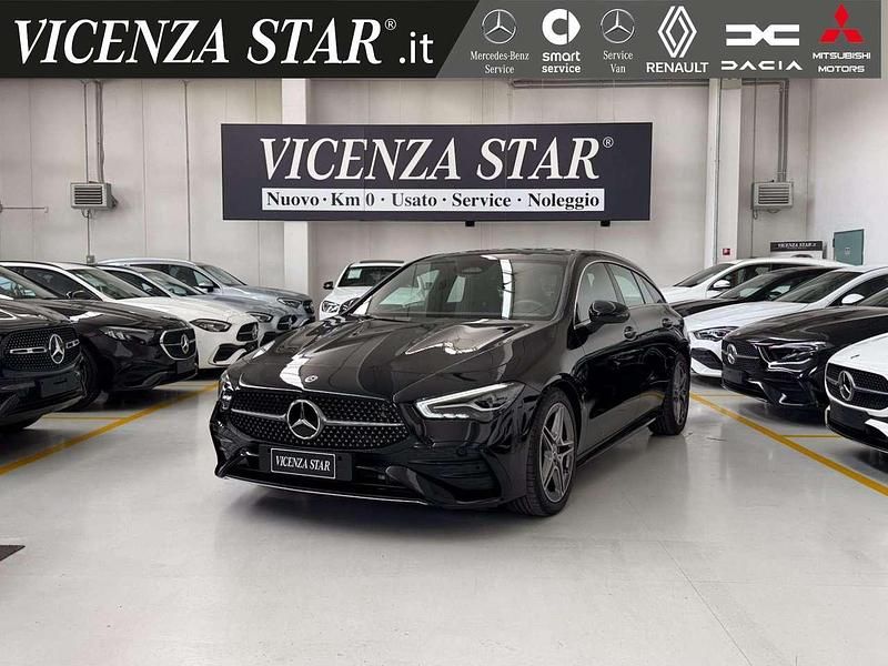 Nero Usata 2024 Mercedes CLA180 Advanced Plus Tre volumi | 30.900 € - Immagine 1/4