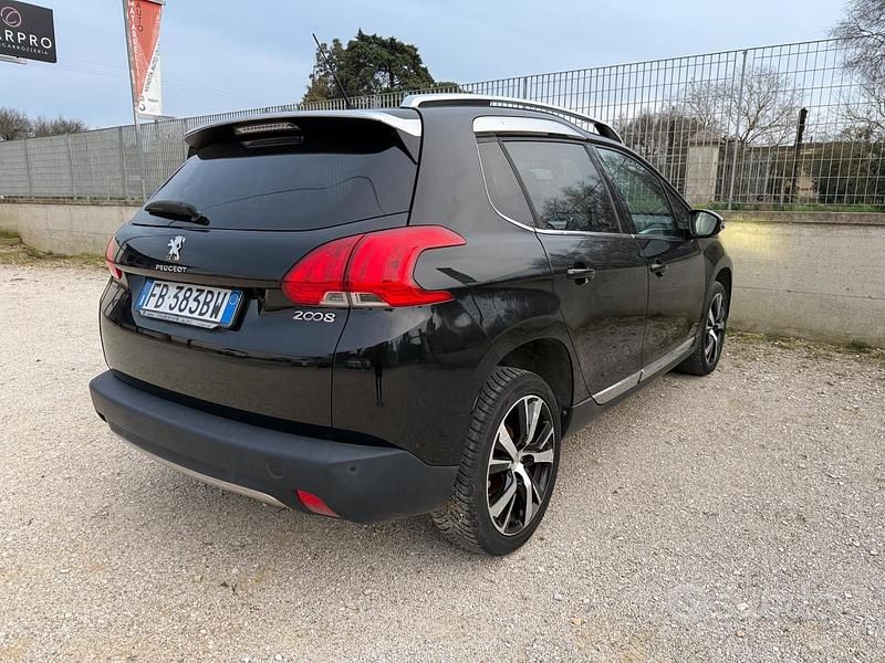 Usata Peugeot 2008 Allure 99 CV (72 kW) 2016 Nero SUV