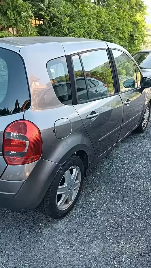 Usata Renault Grand Modus 85 CV (62 kW) 2008 Grigio Monovolume
