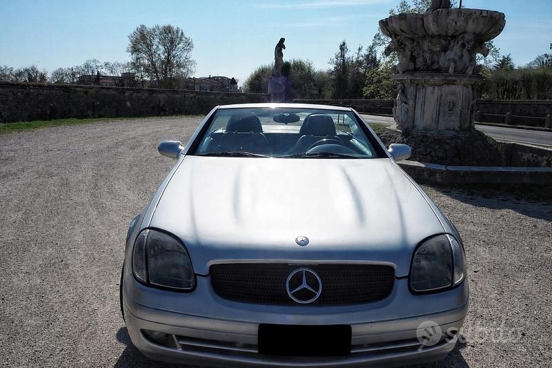 Usata Mercedes SLK230 193 CV (141 kW) 1999 Argento Cabrio