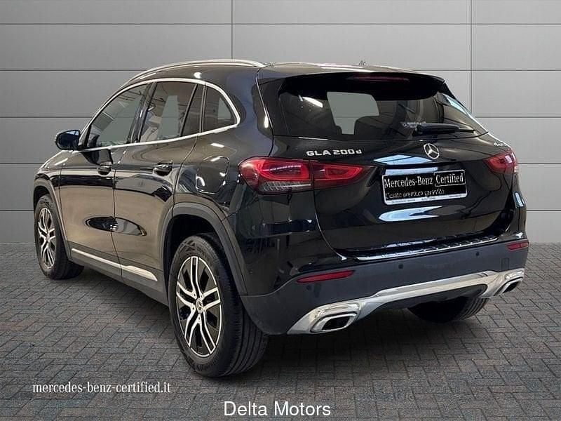 Usata Mercedes GLA200 150 CV (110 kW) 2022 Nero SUV