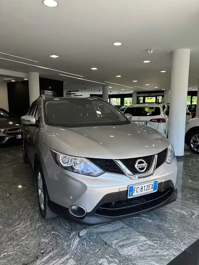 Usata Nissan Qashqai Acenta 110 CV (80 kW) 2016 Grigio SUV