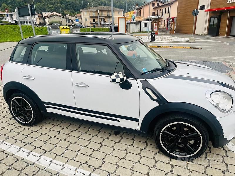 Usado Mini Countryman 122 CV (89 kW) 2017 Blanco SUV