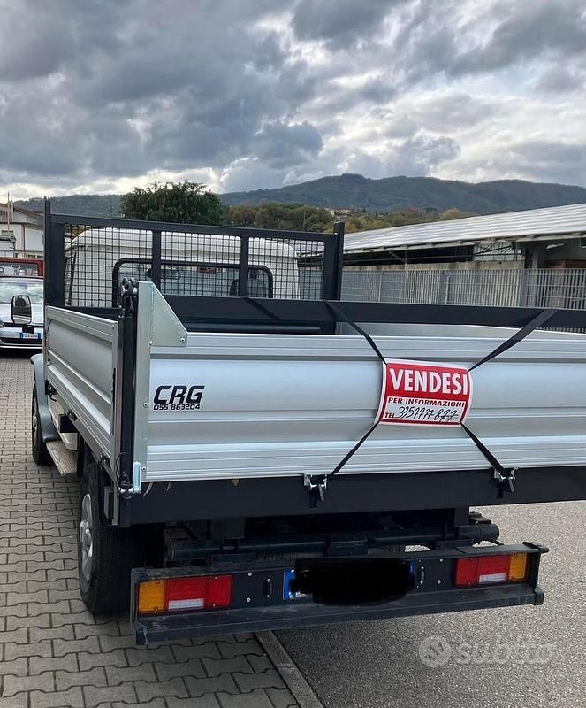 Bianco Usata 2013 Mahindra Bolero SUV | 9000 € - Immagine 1/2