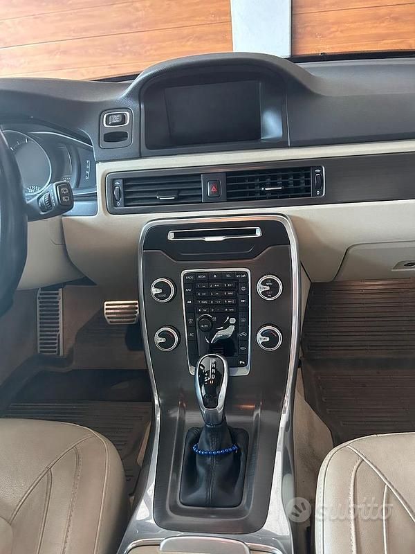 Usata Volvo V70 181 CV (133 kW) 2014 Nero Station wagon