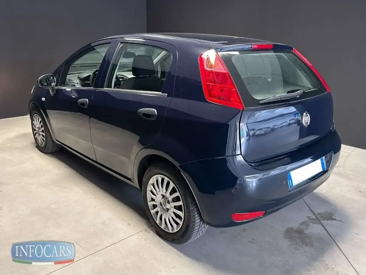 Usata Fiat Punto Street 95 CV (69 kW) 2018 Blu lampedusa pastello Utilitaria