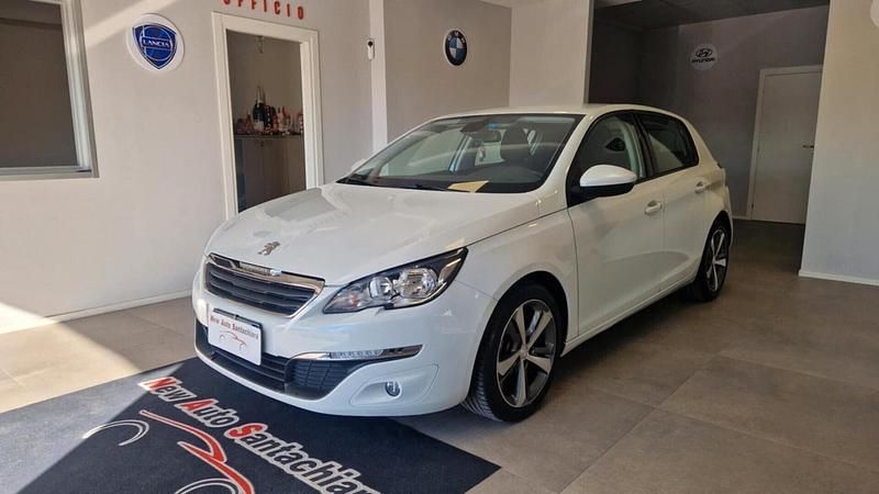 Bianco Usata 2014 Peugeot 308 Active Tre volumi | 6900 € (Buon prezzo) - Immagine 1/4