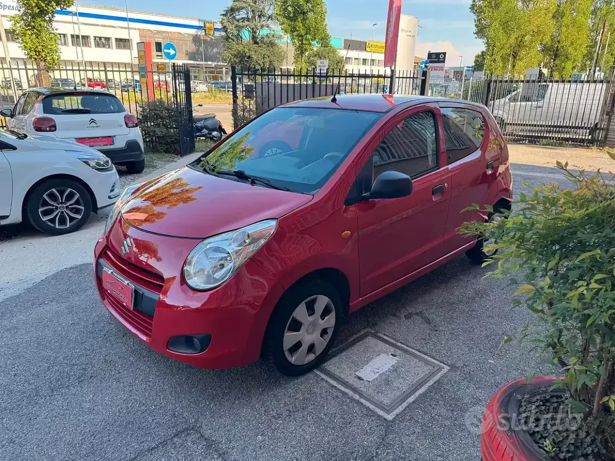 Usata Suzuki Alto GLX 68 CV (50 kW) 2011 Rosso Utilitaria