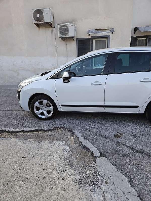 Usata Peugeot 3008 Allure 111 CV (81 kW) 2012 Monovolume