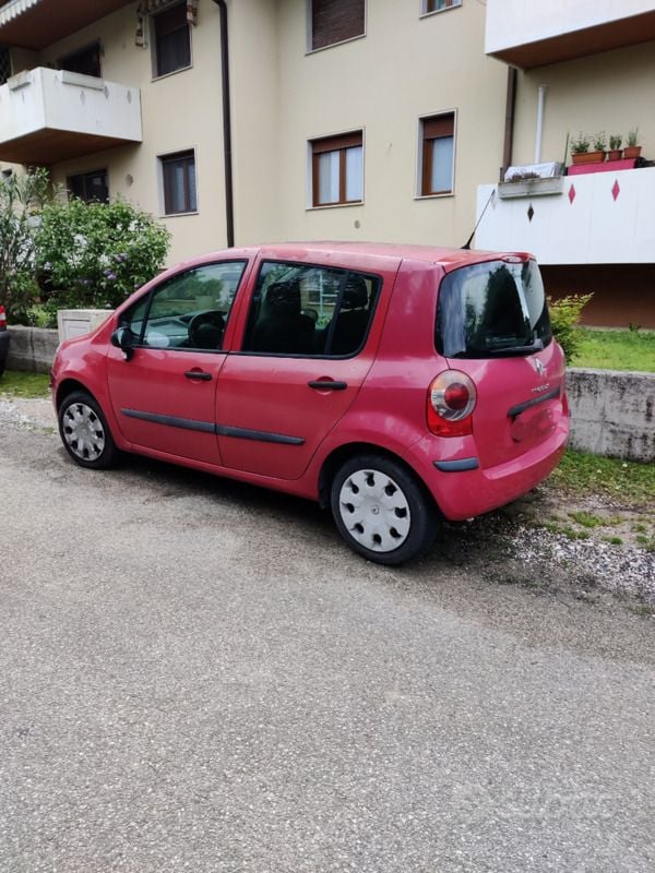 Usata Renault Modus 75 CV (55 kW) 2007 Rosso Monovolume