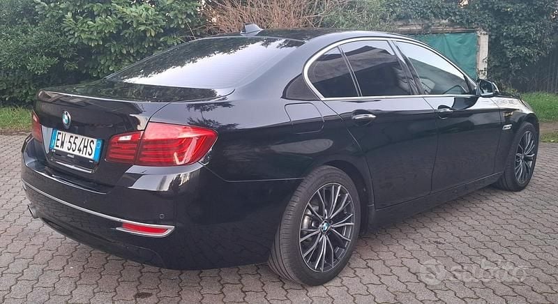 Usata BMW 520 Luxury Line 184 CV (135 kW) 2014 Nero Berlina