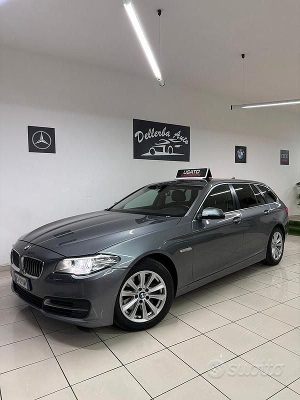 Grigio Usata 2015 BMW 520 Luxury Line Tre volumi | 10.300 € (Super prezzo) - Immagine 1/4