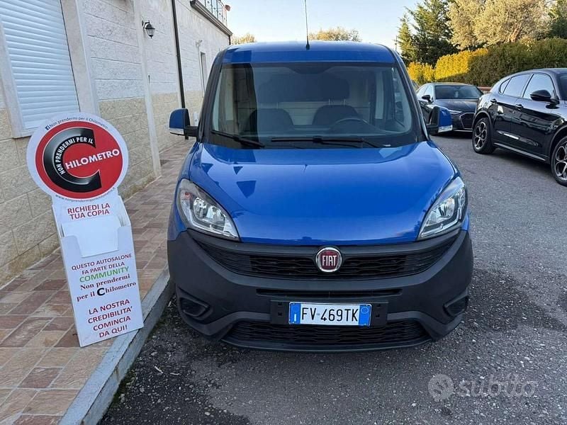 Usata Fiat Doblò Easy 120 CV (88 kW) 2019 Blu Monovolume