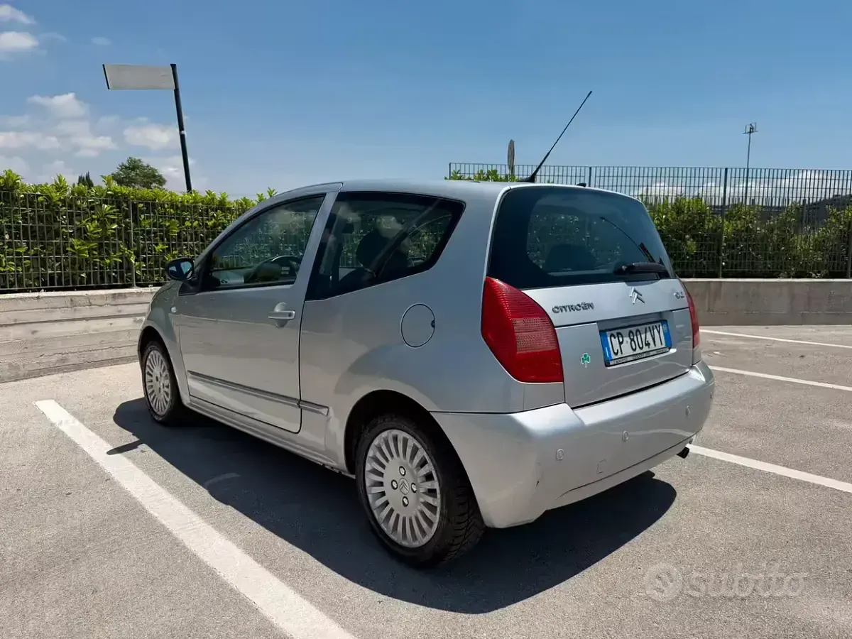 Usata Citroën C2 68 CV (50 kW) 2004 Grigio Utilitaria