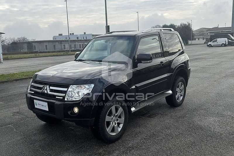 Nero Usata 2010 Mitsubishi Pajero Instyle SUV | 17.500 € (Cara) - Immagine 1/4
