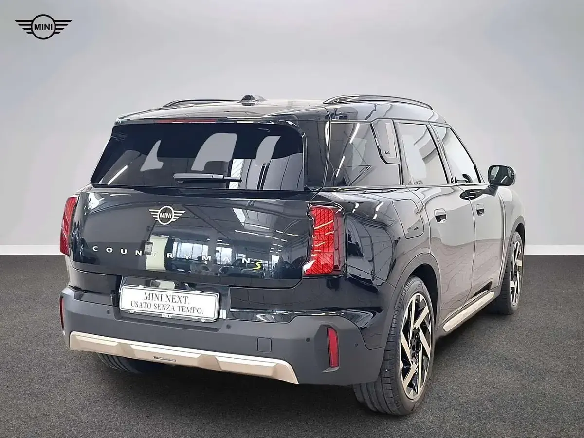 Nuova Mini Countryman Favoured 225 kW (306 CV) 2025 Nero SUV