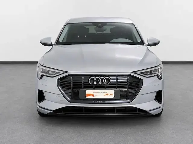 Usata Audi e-tron Business 230 kW (313 CV) 2021 Argento floret metallizzato SUV