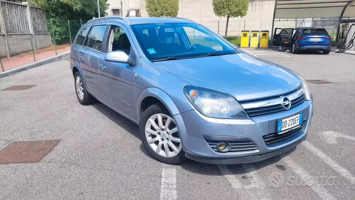 Usata Opel Astra 105 CV (77 kW) 2006 Grigio Station wagon