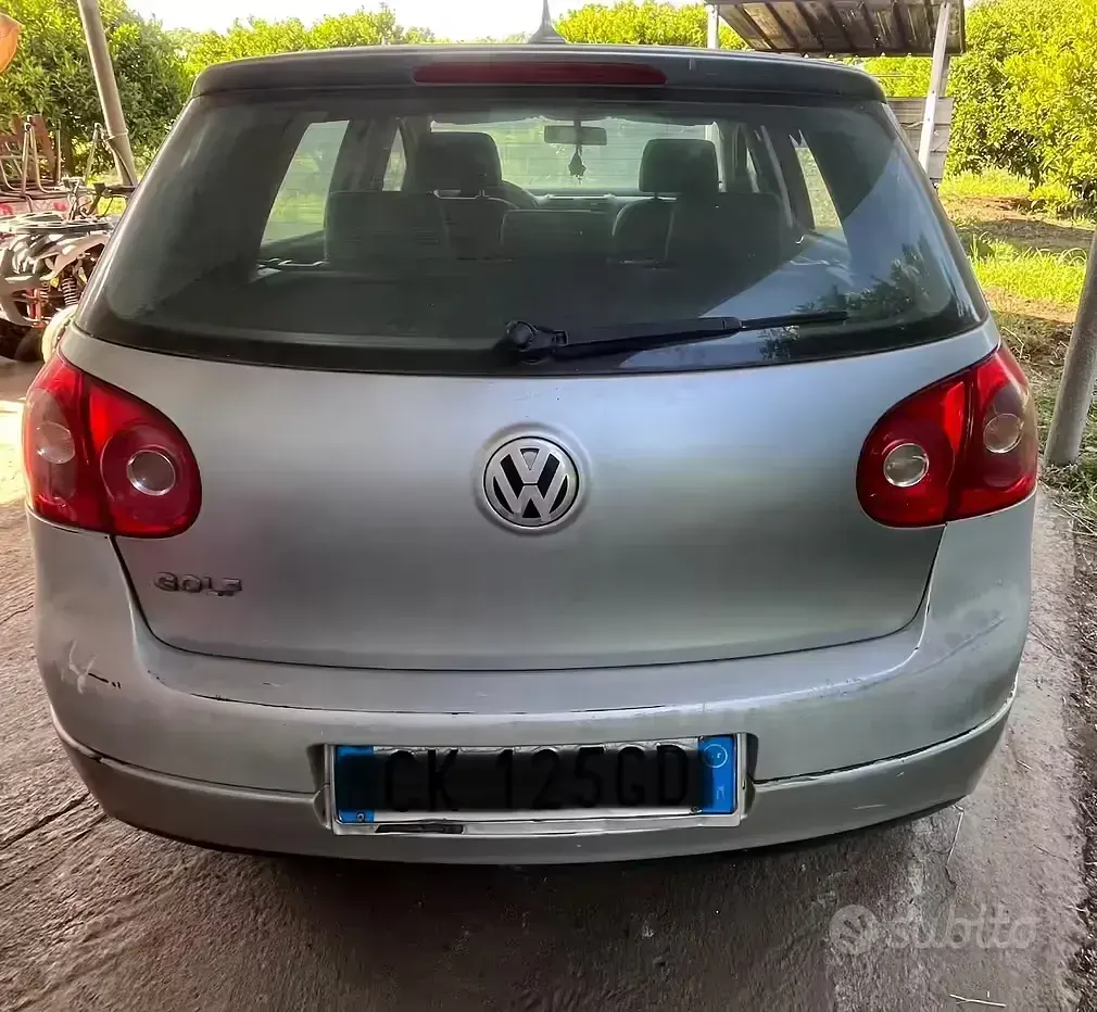 Usata VW Golf IV 105 CV (77 kW) 2004 Berlina