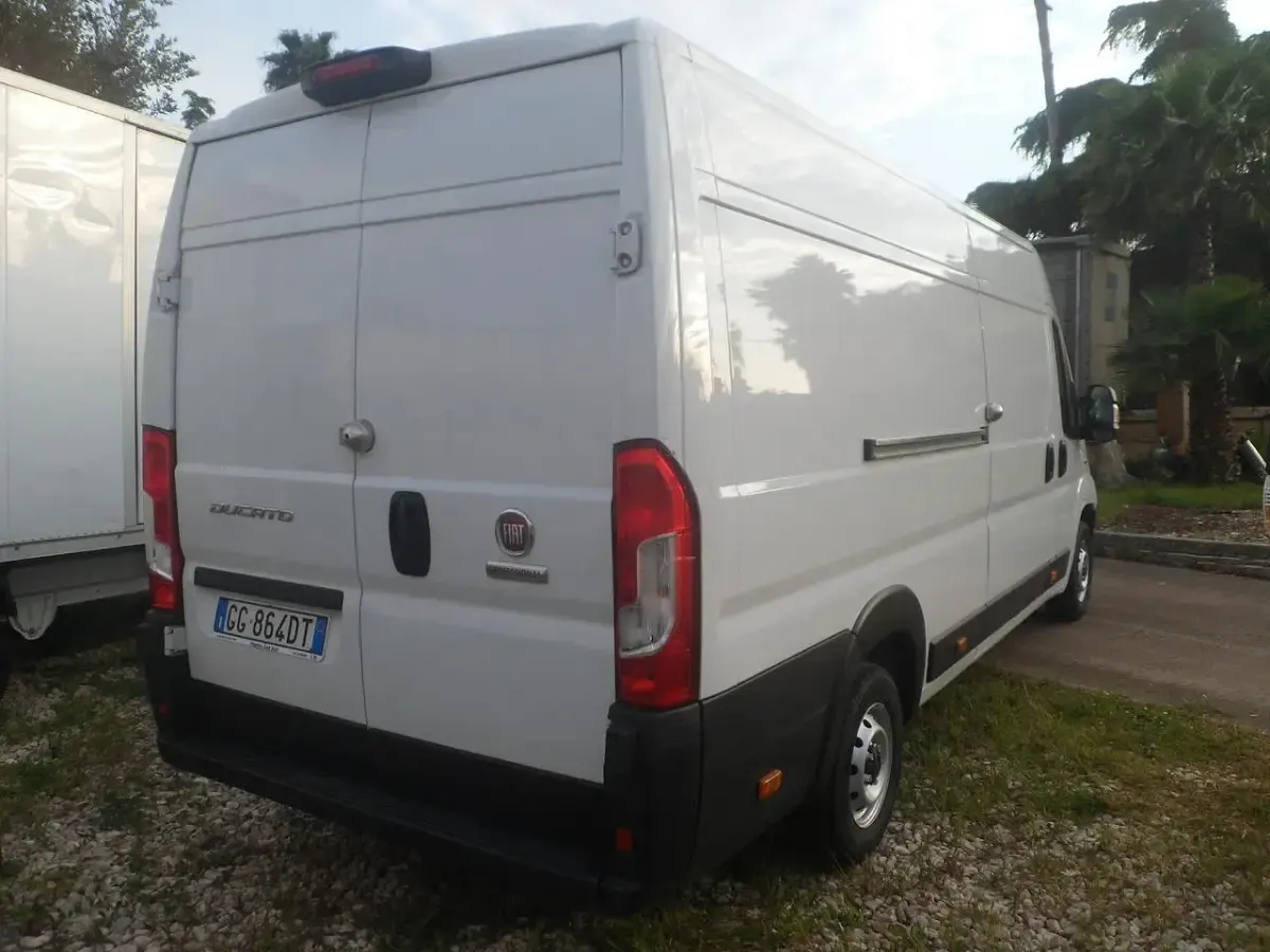 Usata Fiat Ducato 160 CV (117 kW) 2022 Bianco Furgone