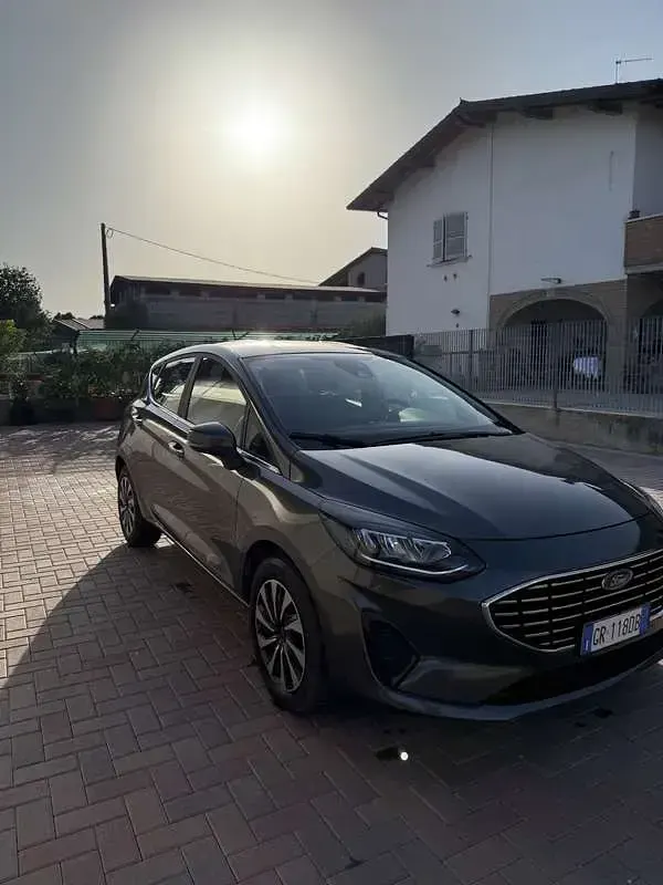Usata Ford Fiesta Titanium 75 CV (55 kW) 2023 Grigio Utilitaria