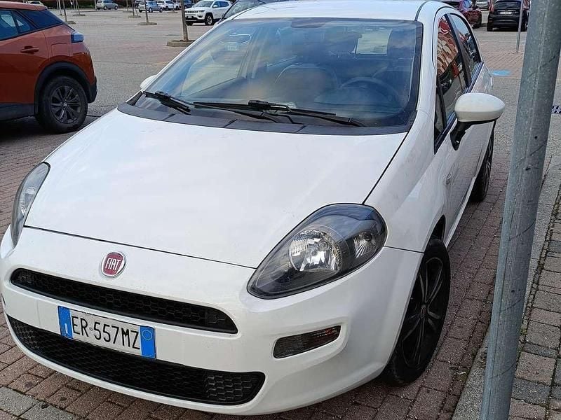 Usata Fiat Punto Easy 69 CV (50 kW) 2013 Bianco Utilitaria