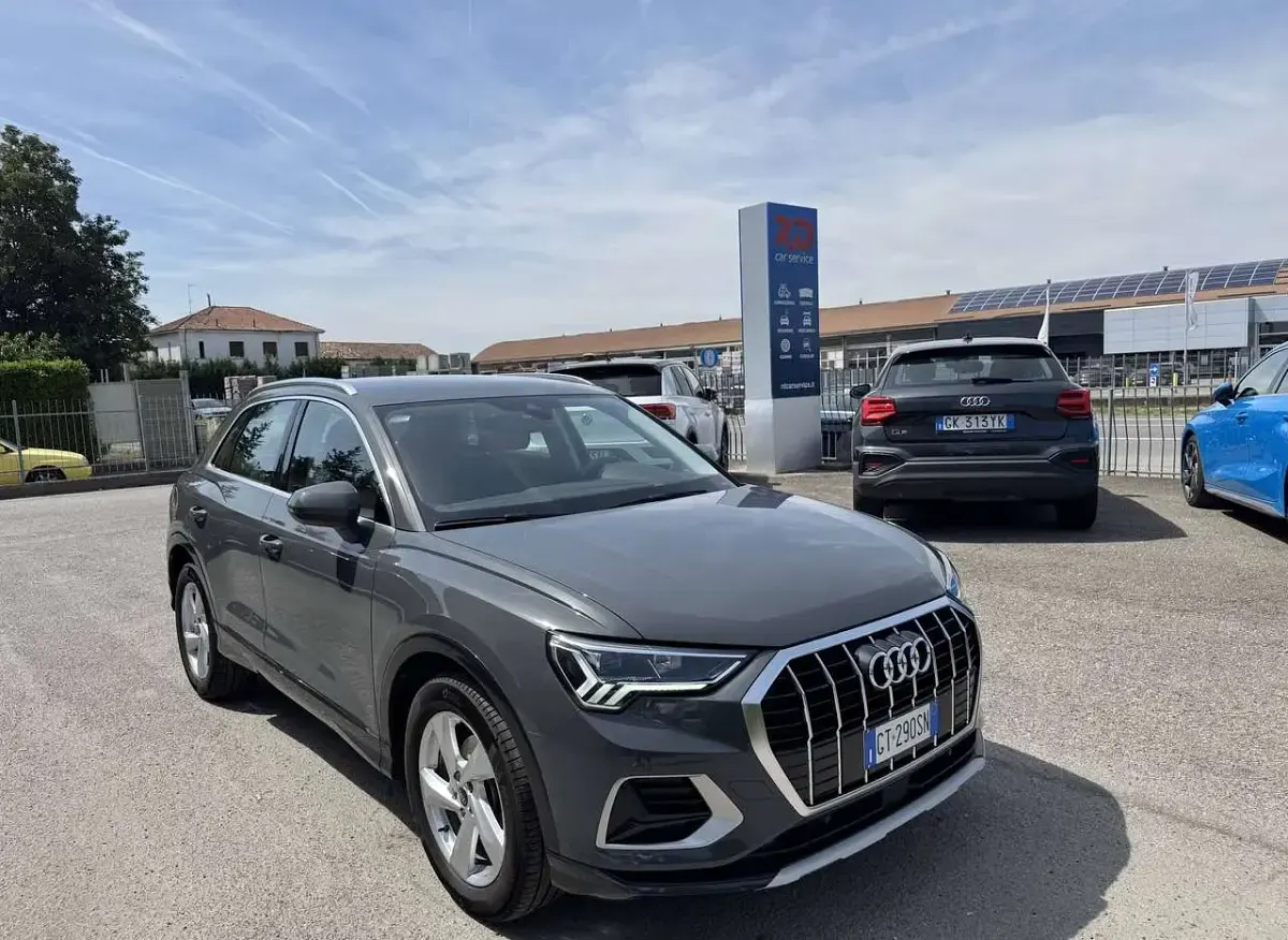 Usata Audi Q3 Advanced 150 CV (110 kW) 2024 Grigio atomico metallizzato SUV