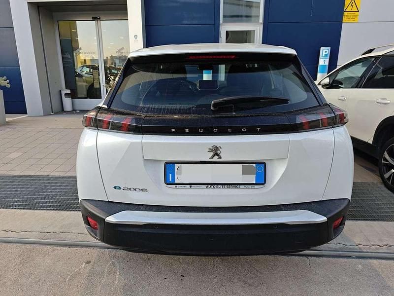 Usata Peugeot e-2008 Active 100 kW (136 CV) 2022 Bianco SUV