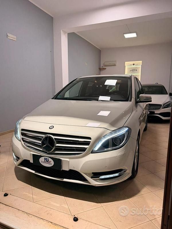 Usata Mercedes B180 Executive 109 CV (80 kW) 2014 Bianco Utilitaria