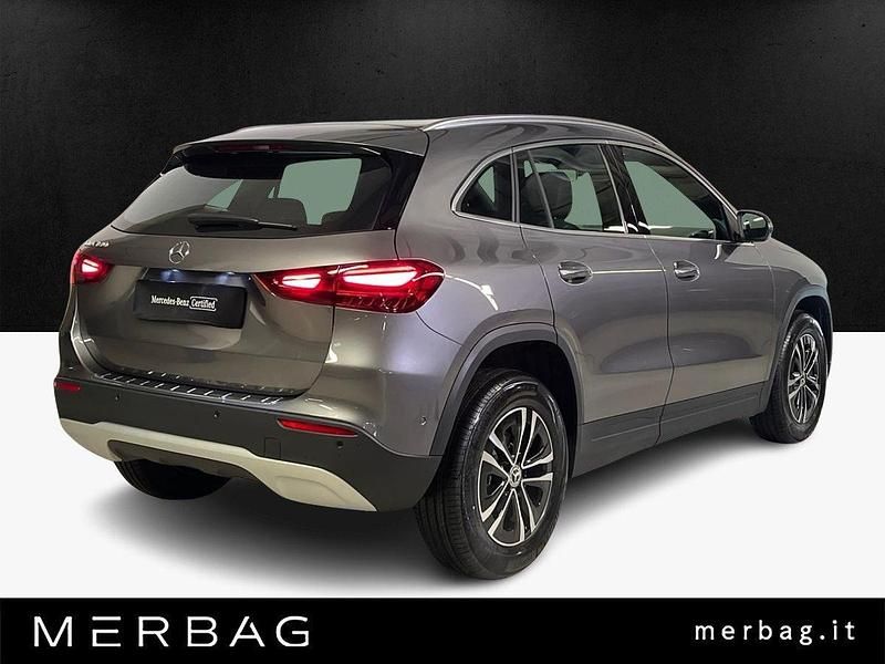 Nuova Mercedes GLA180 Advanced 136 CV (100 kW) 2025 Grigio SUV