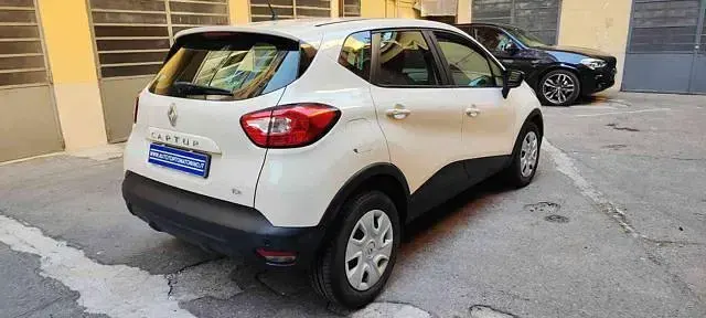 Usata Renault Captur Life 90 CV (66 kW) 2016 Beige pastello SUV