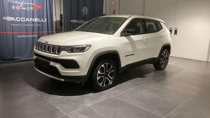 Bianco Usata 2024 Jeep Compass Altitude SUV | 26.950 € (Buon prezzo) - Immagine 1/4