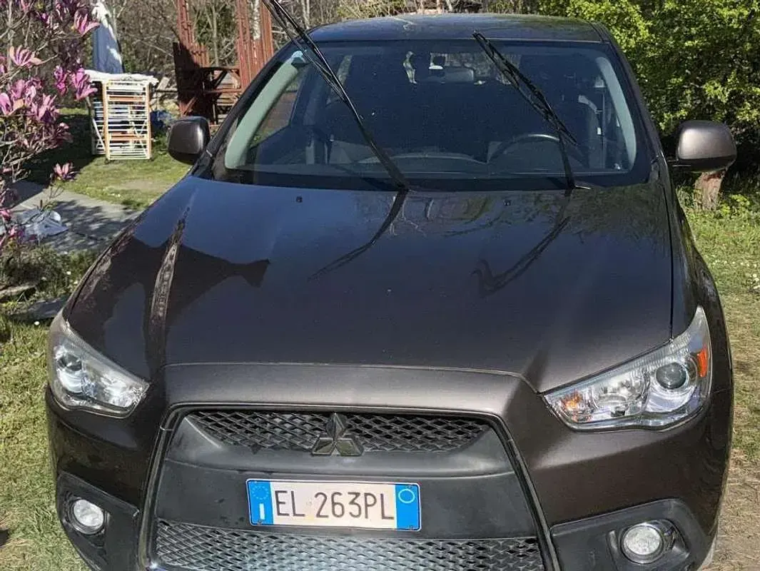 Usata Mitsubishi ASX Invite 150 CV (110 kW) 2012 Marrone SUV