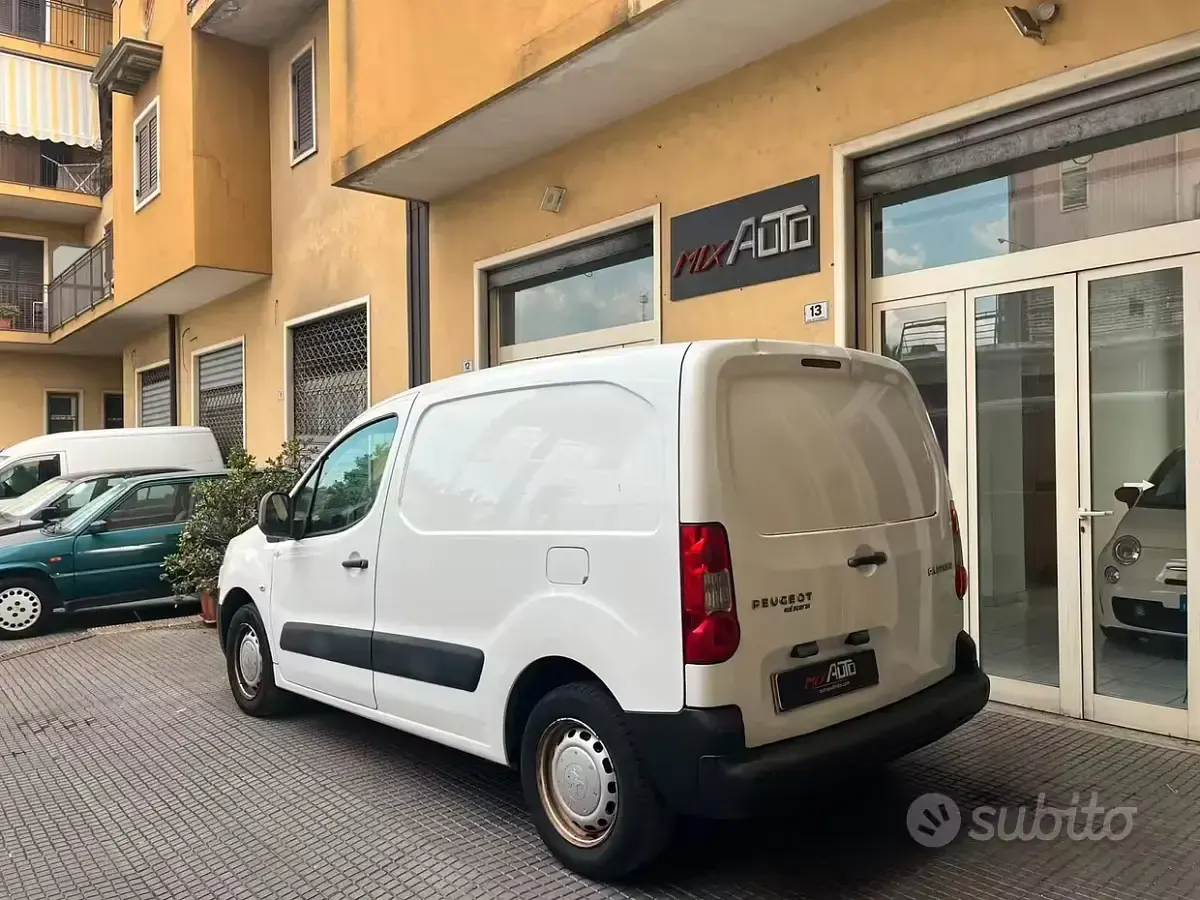 Usata Peugeot Partner 90 CV (66 kW) 2011 Bianco