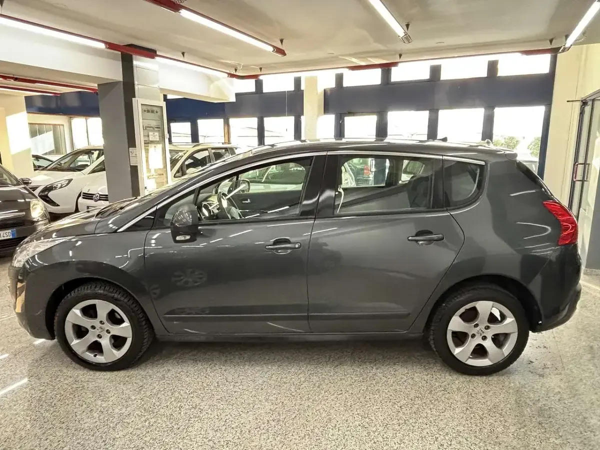 Usata Peugeot 3008 Business-Line 111 CV (81 kW) 2012 Grigio Station wagon
