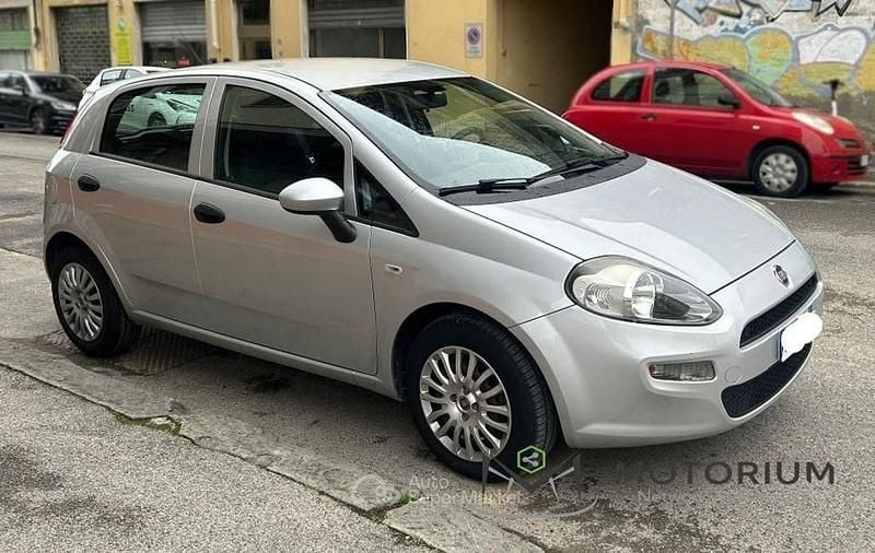 Usata Fiat Punto Lounge 69 CV (50 kW) 2016 Grigio Utilitaria
