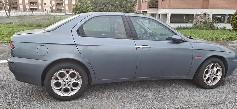 Usata Alfa Romeo 156 110 CV (80 kW) 2002 Grigio Berlina